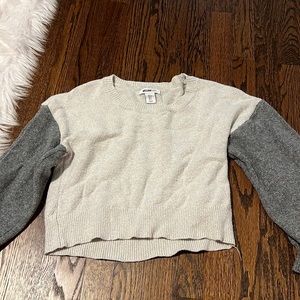 Cropped sweatshirt soft material gray